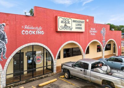 Storefronts for R&K Cafe, the shadow-anchor at the Santa Fe Shopping Center in Weatherford TX