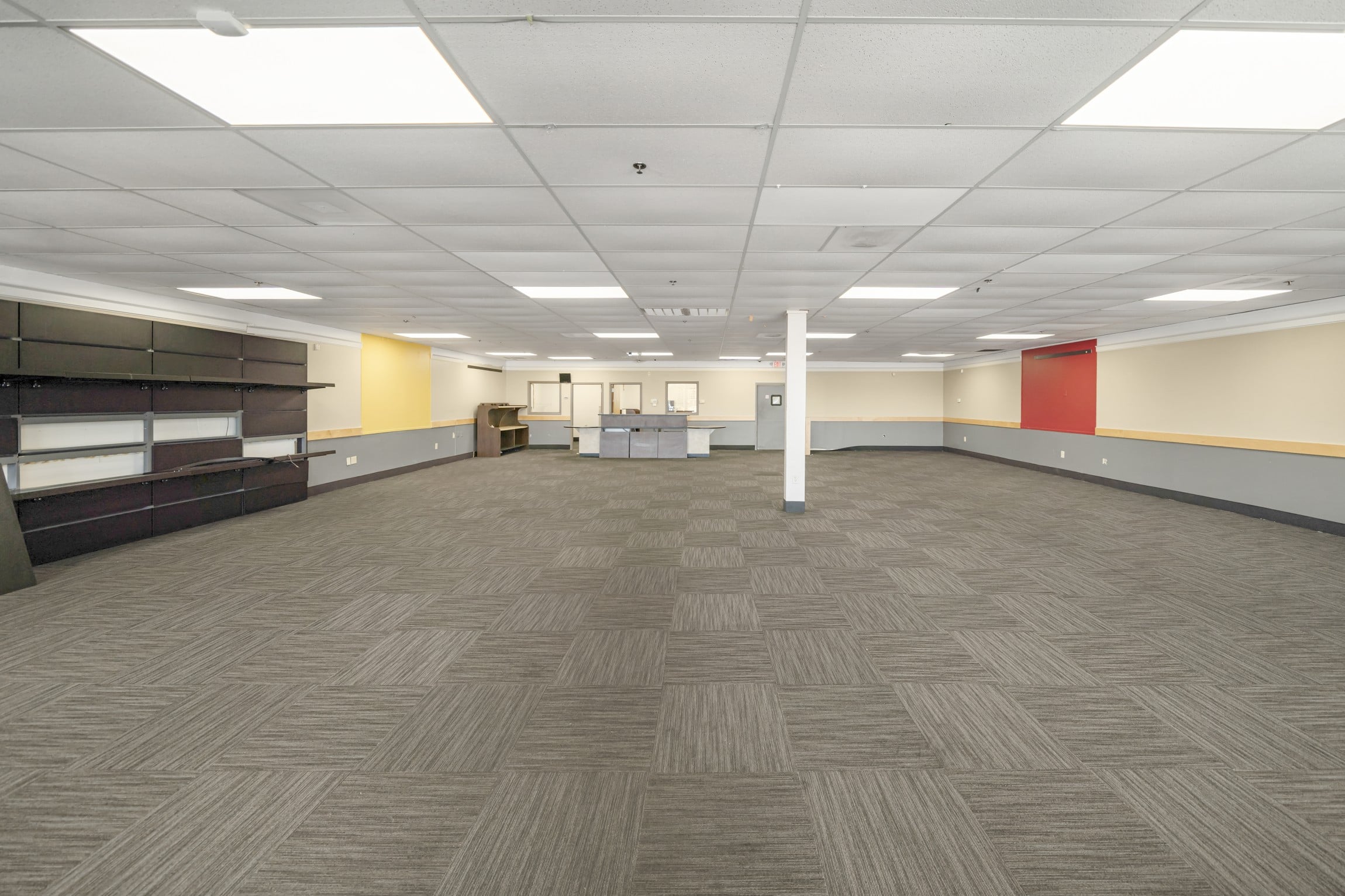 the empty retail floor of suite 6510 in Hickory Commons