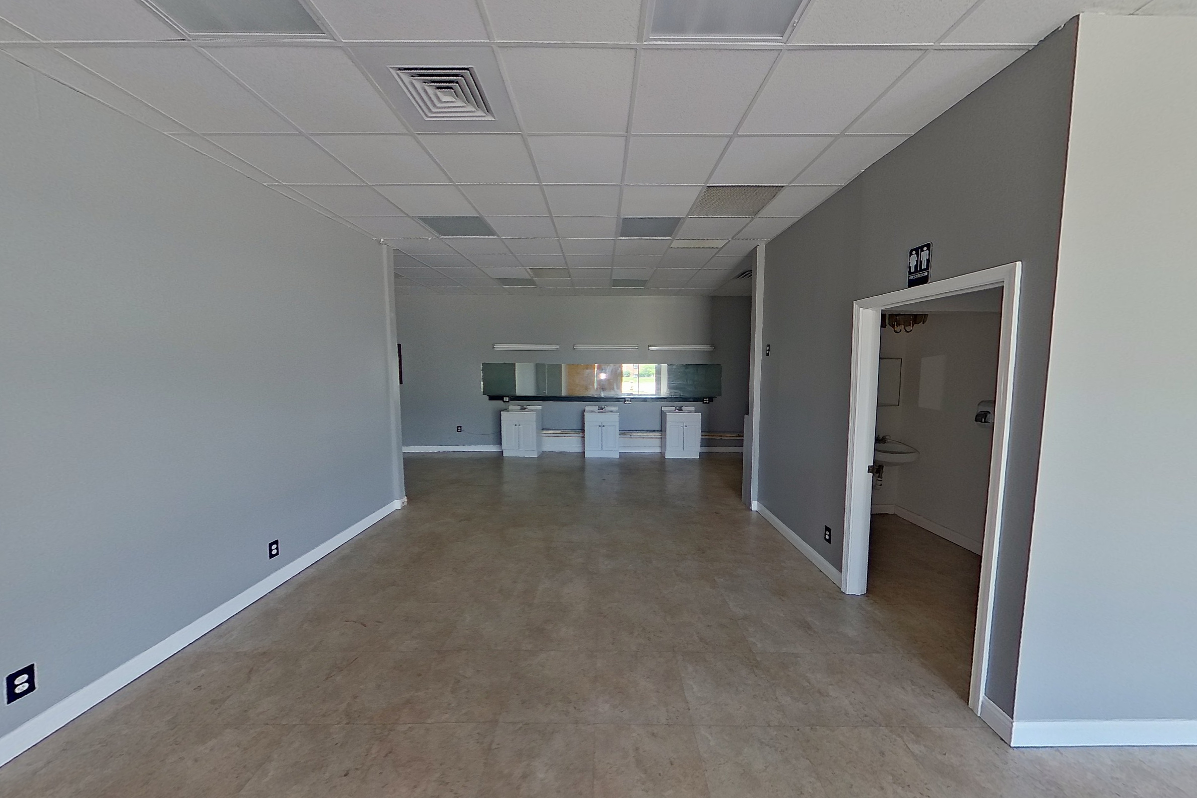 interior photo of STE 1128, a former Barber Shop space now available for lease at the Promenade Plaza shopping center in Cincinnati OH