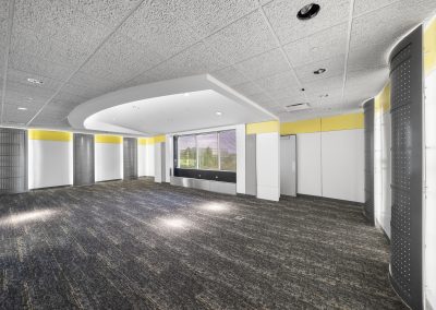 A conference room in the 4 Overlook Point corporate campus, an 850k+ SF Class A Office complex featuring a 26 MW Tier III Capable Data Center and multiple 6 story offices, now available for lease under new ownership!