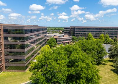 Front office wings of the 4 Overlook Point corporate campus with multiple parking structures and surface lots, a turn-key data center, and over 800k SF of Offices, now available for lease under new ownership!