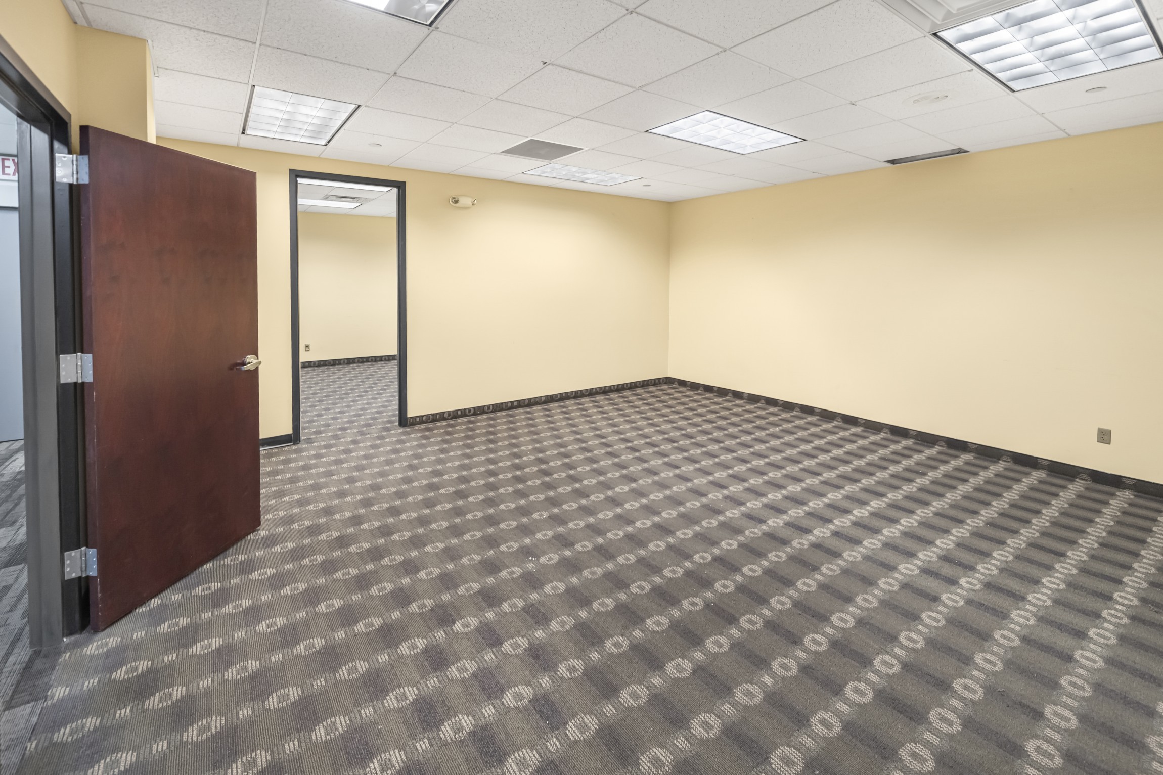 Interior of 316 Suite 405 at Town Centre in Cedar Rapids IA, an office suite now available for lease