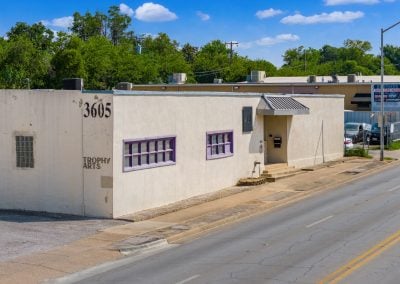 Main entrance of McCart Warehouse, a flex building located at 3605 McCart Ave in Fort Worth TX with flex/office/warehouse space for lease